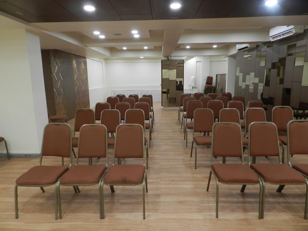 Hotel K Tree - A Boutique Hotel Kolhápur Kültér fotó