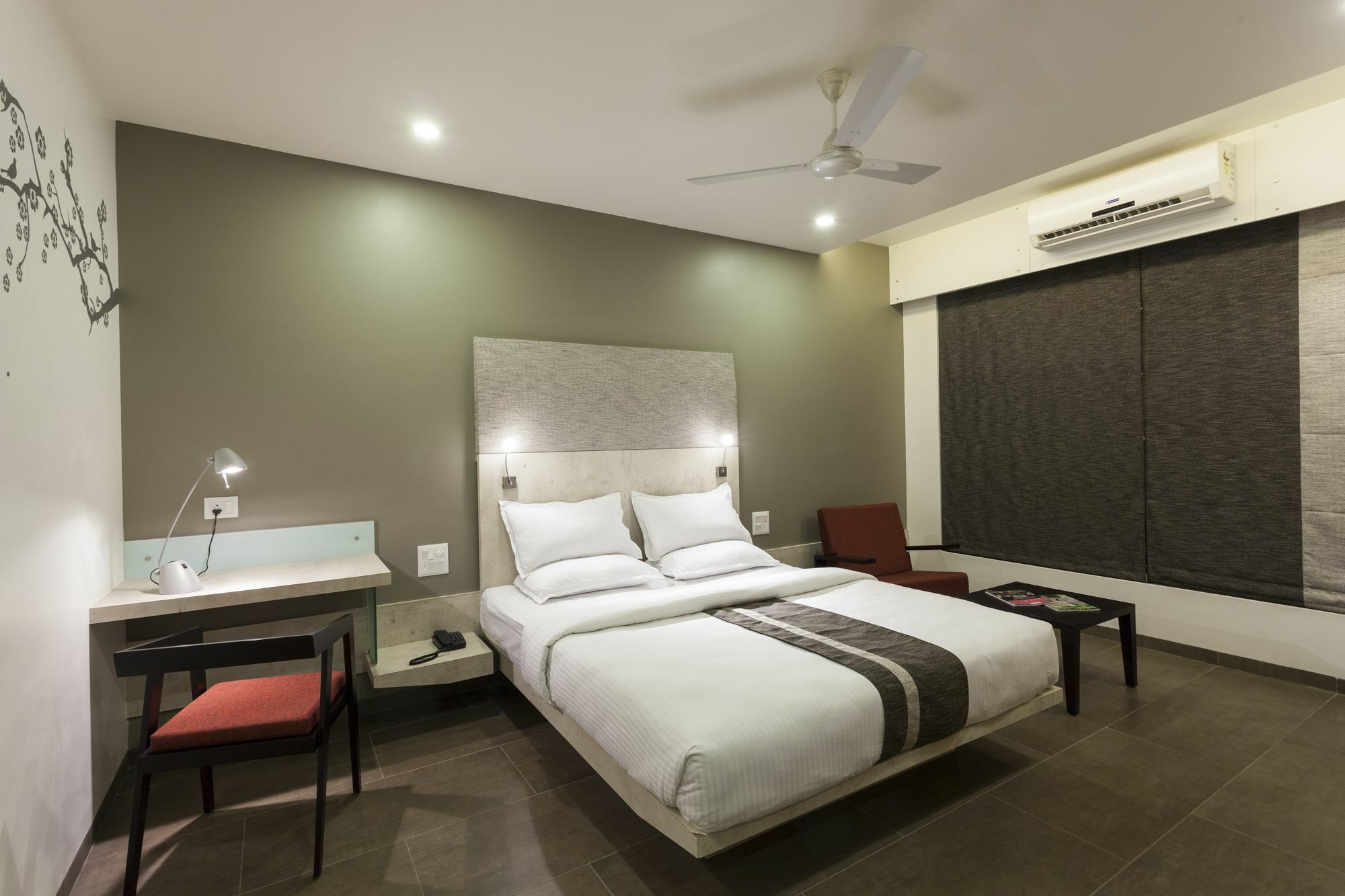 Hotel K Tree - A Boutique Hotel Kolhápur Kültér fotó